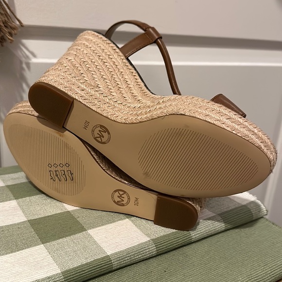 Authentic Michael Kors, Annie Strappy Platform Wedges - Picture 7 of 7